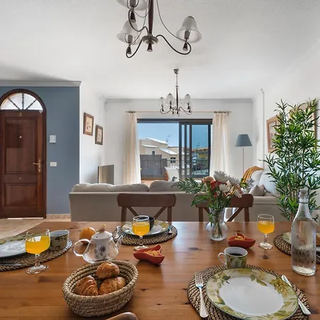 Sunhouse El Chocito 펜션 칸델라리아